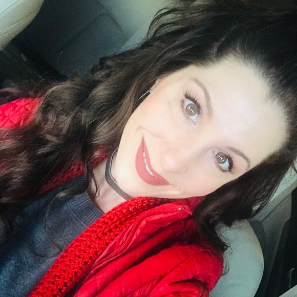 Meet your Posher, Leah - Picture 1 of 1